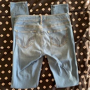 Hollister Distressed Jeans Size 1L  Waist 25  Length 31